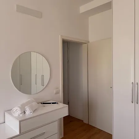Apartment Shehu 3 *